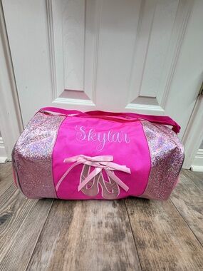 ALREADY PERSONALIZED WITH THE NAME - SKYLAR 

Pink Ballet Dance Duffel
